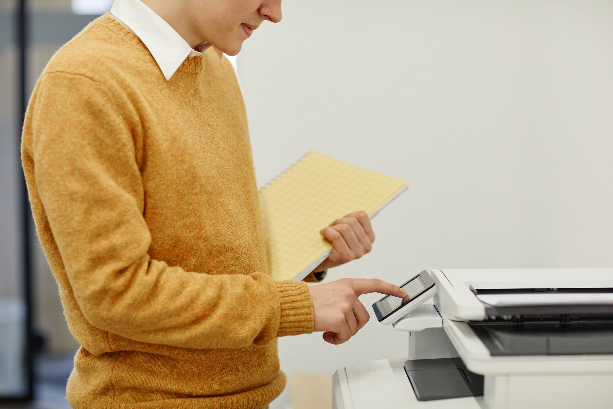 photocopying-documents-in-office